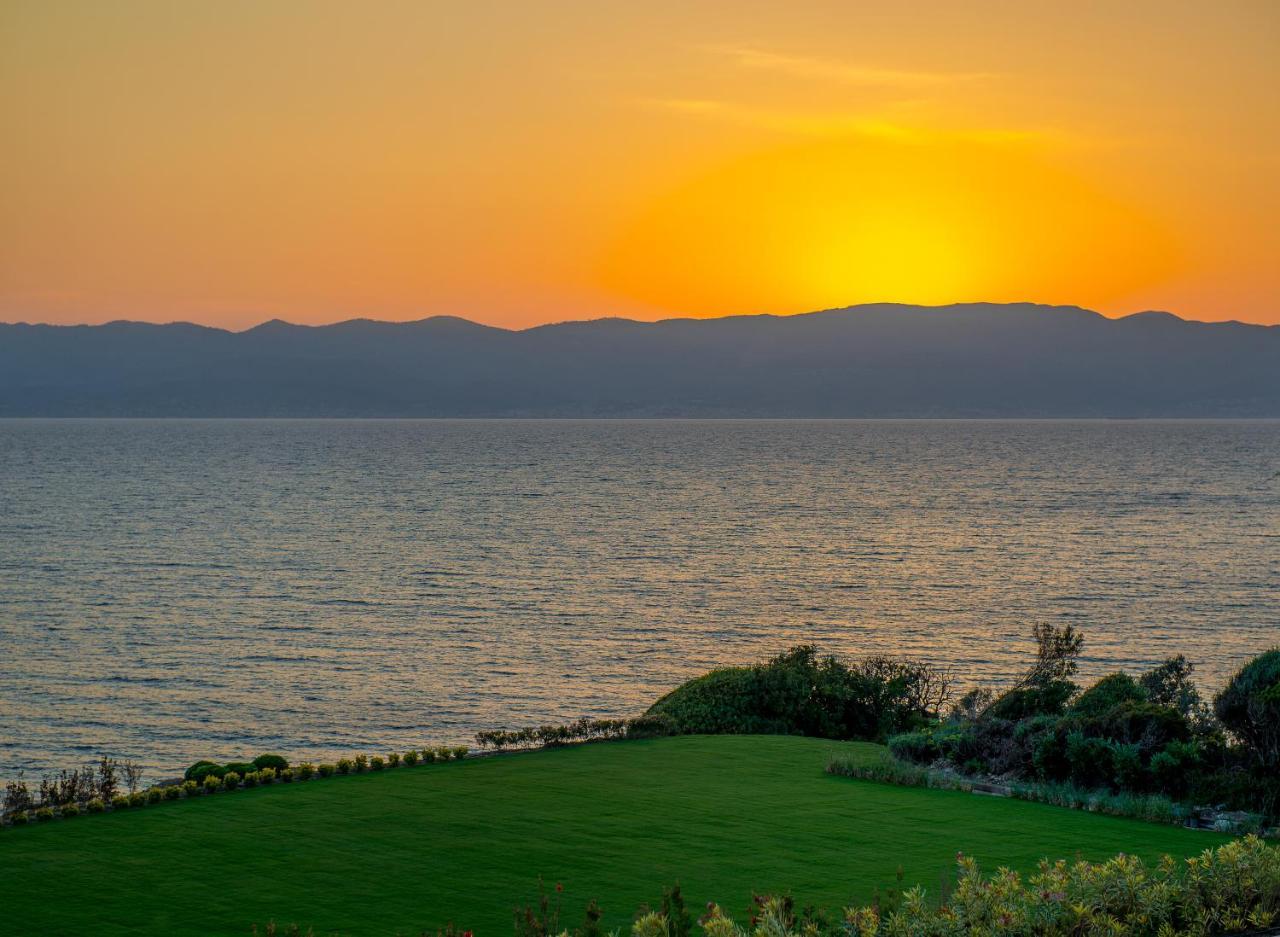 The Nowness Luxury Hotel & Spa Adulty Only Çeşme Exterior foto